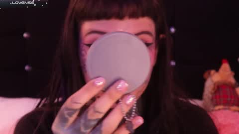 Darlene online show from February 17, 4:50 pm