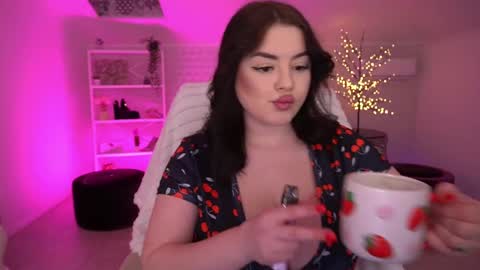 daenerys_daen online show from May 1, 1:25 pm