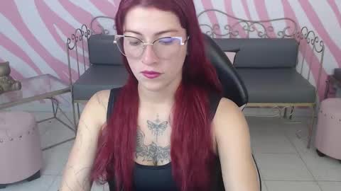 daffne evans online show from November 24, 9:06 pm