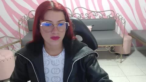 daffne evans online show from November 14, 8:31 pm