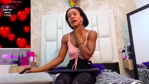 daffnelewis online show from March 3, 11:38 am