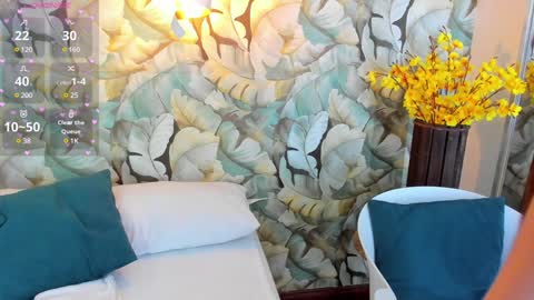 Dafne  online show from February 5, 8:25 pm