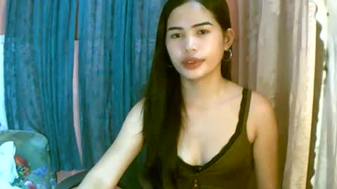 Im Dahlia online show from April 25, 12:41 pm
