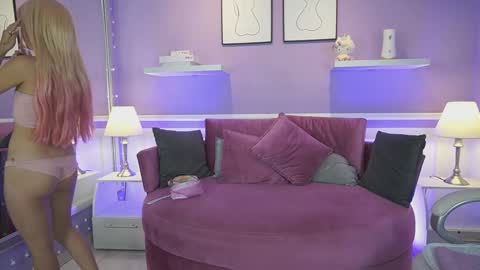 Dahlia Grey online show from November 12, 11:41 am