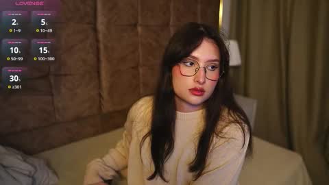 Lauren            online show from March 11, 3:55 am