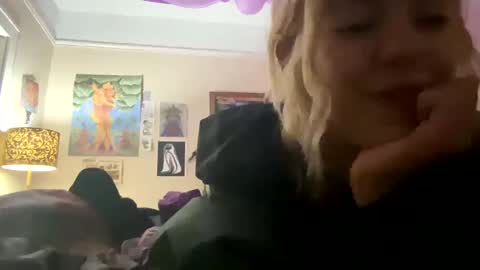 DaisyB3 online show from December 21, 7:56 am