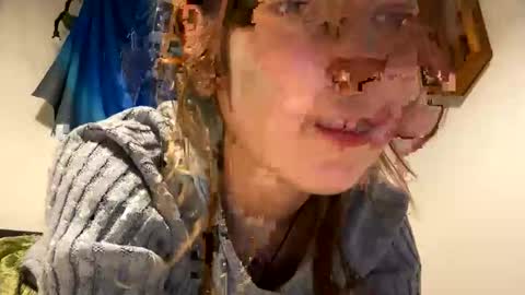 DaisyB3 online show from April 19, 7:08 am