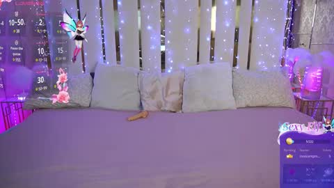 daisydelight_ online show from February 25, 9:15 pm