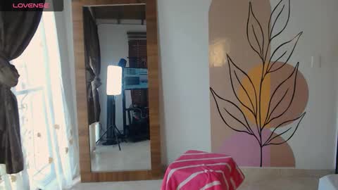    online show from November 13, 5:45 pm