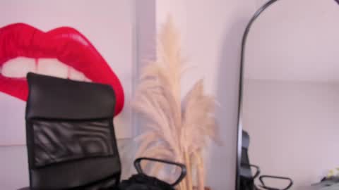 Dakota online show from December 14, 1:38 pm