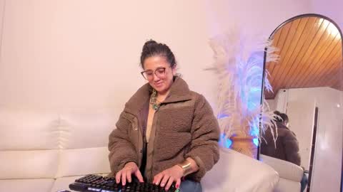 Dakota online show from February 18, 2:16 pm