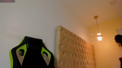 dakota_x18 online show from October 2, 8:03 pm