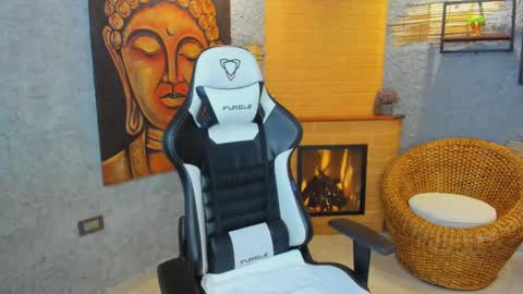 Dakota  online show from October 28, 11:05 am