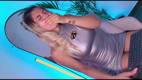 dalilathoms online show from February 9, 10:39 am