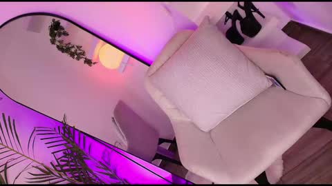 dalilathoms online show from March 12, 8:22 pm