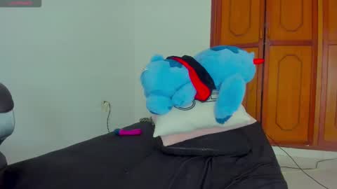 Kary-- independent model Schedule 0530am-1000am colombian time online show from October 27, 10:37 pm