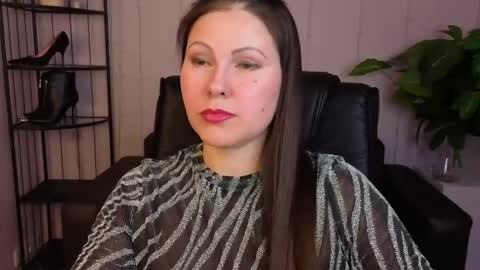 Dana Dom online show from April 2, 8:45 am