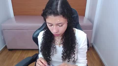 Danatella  online show from January 15, 1:06 pm