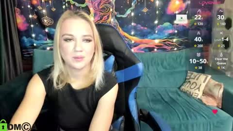 dances_queen online show from January 12, 7:35 am