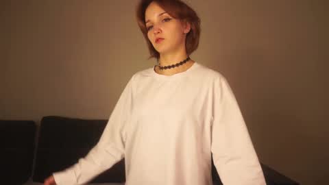 Elvi online show from November 21, 4:42 pm