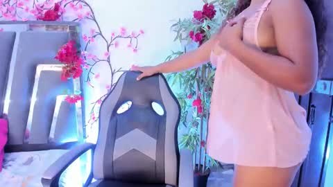 Danfne Torres online show from November 16, 12:12 am