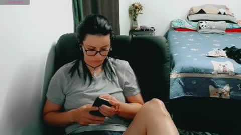 dani y jocelyn online show from February 13, 9:05 pm