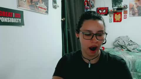 dani y jocelyn online show from April 17, 1:30 am