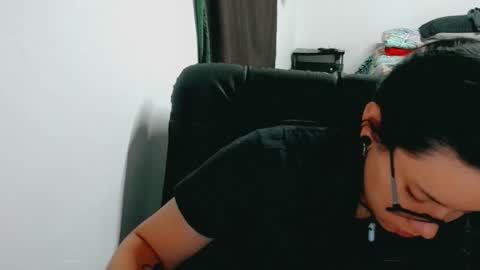 dani y jocelyn online show from December 5, 8:10 pm