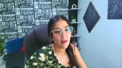 danielamonroe online show from October 11, 8:44 pm