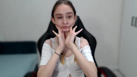 Daniella Martin online show from January 30, 11:55 pm