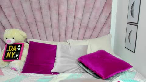 DaniiBelluci  online show from March 29, 4:33 am