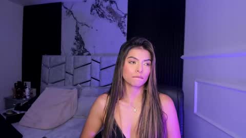 Dani Phonenix online show from February 22, 8:05 pm