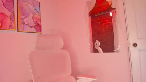 Danna Lovs online show from February 28, 11:25 am