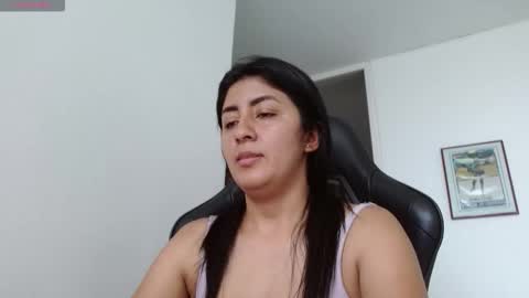 Danna online show from November 12, 7:45 pm