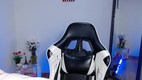 Danna online show from January 30, 8:01 am