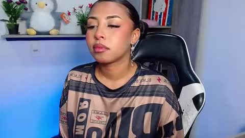 Danna online show from December 16, 11:10 pm