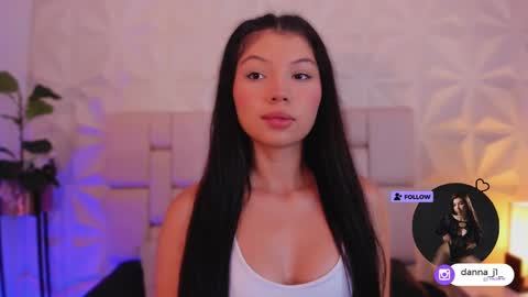 Danna online show from March 8, 7:18 pm