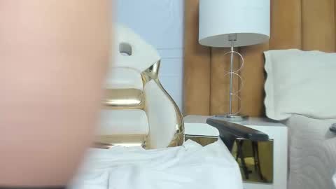 Daphne online show from March 8, 12:18 pm