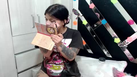 daphne877046 online show from November 4, 8:47 pm