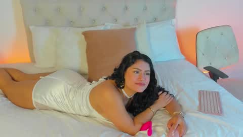 Antonella Mora online show from March 5, 1:07 pm