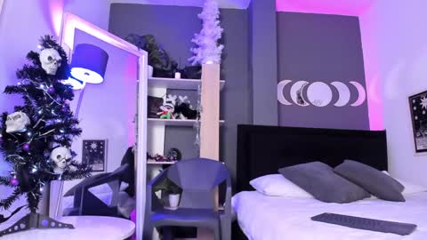  Daphne Miller  online show from December 23, 1:24 pm