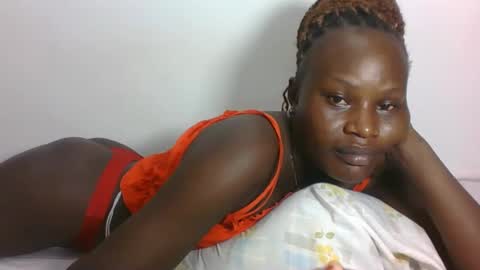 ESTHER online show from February 13, 7:15 pm