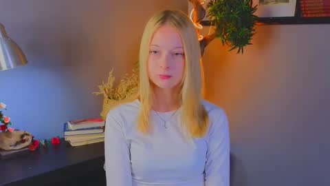 Kami online show from November 10, 3:56 am