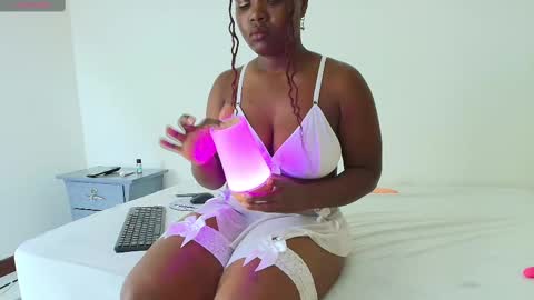 Darelyn online show from September 11, 8:42 pm