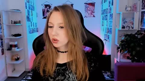 Daria Tate online show from February 25, 2:15 pm