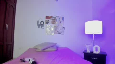 dark_angell77 online show from November 17, 11:11 am