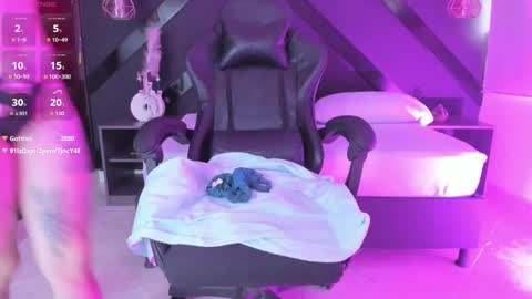 M I K A E L A online show from November 26, 9:38 pm