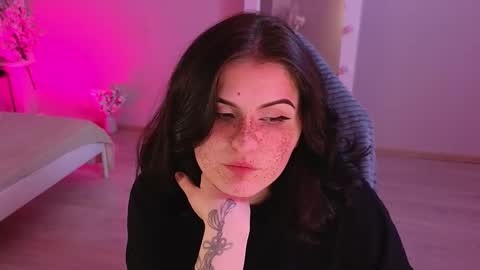 Shine online show from February 4, 9:07 pm