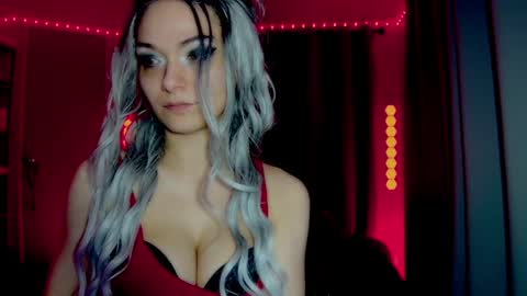 roseredgoddess online show from April 3, 3:15 am