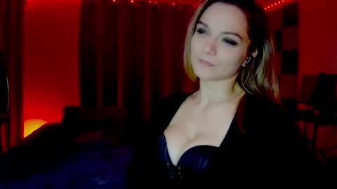 roseredgoddess online show from September 13, 3:47 am